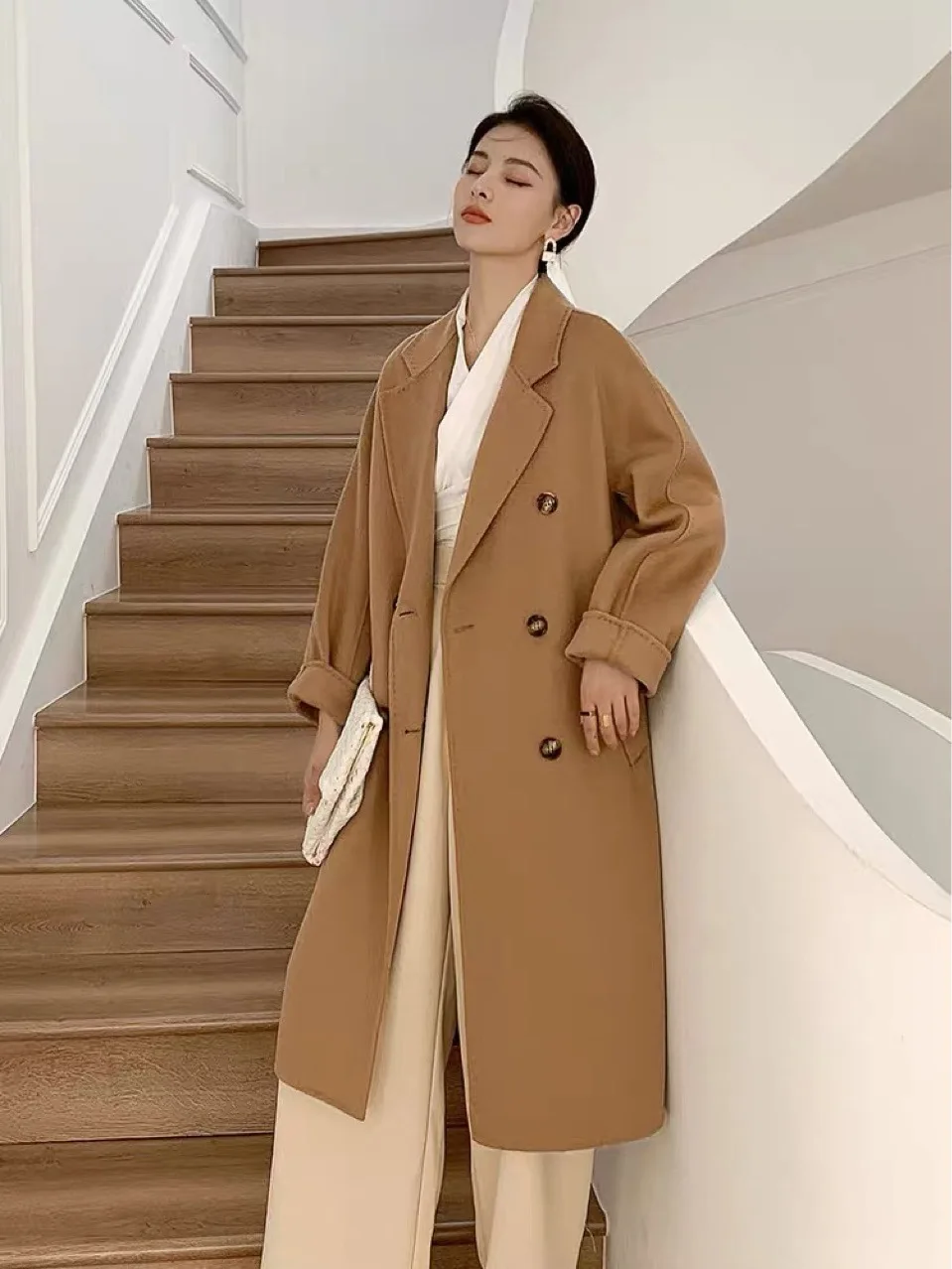 Женское длинное шерстяное пальто верблюжьего цвета из натуральной овечьей