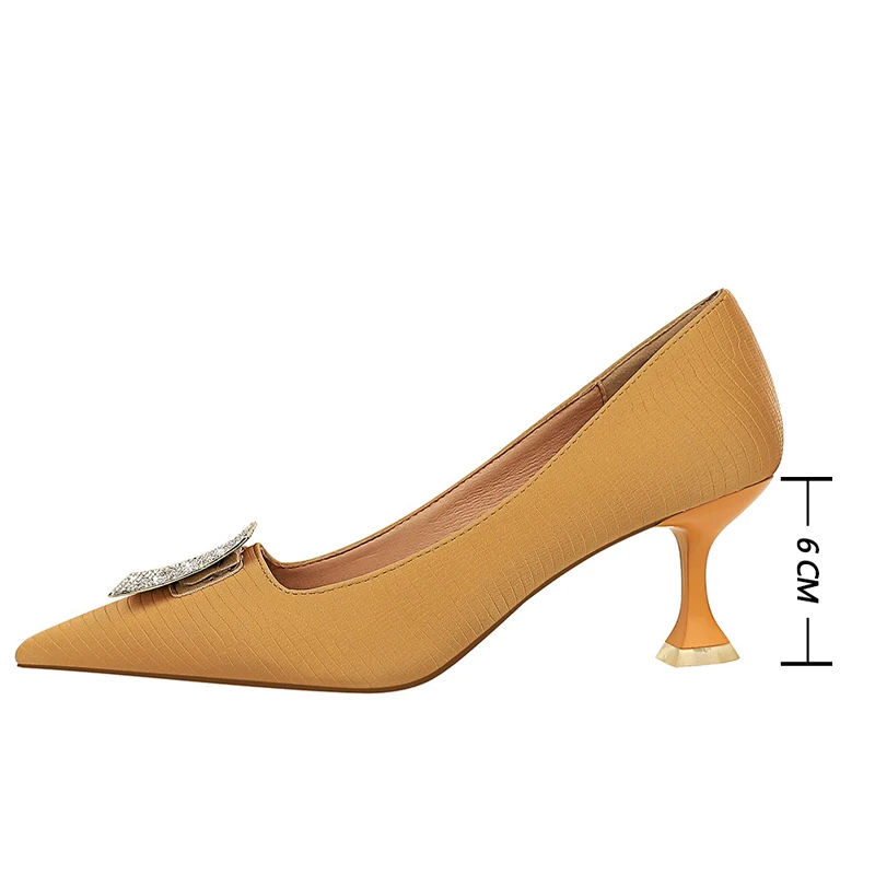 

BIGTREE Shoes Elegant Kitten Heels Woman Pumps Metal Rhinestones High Heels Women Shoes Sexy Office Shoes Heels Designer Shoes