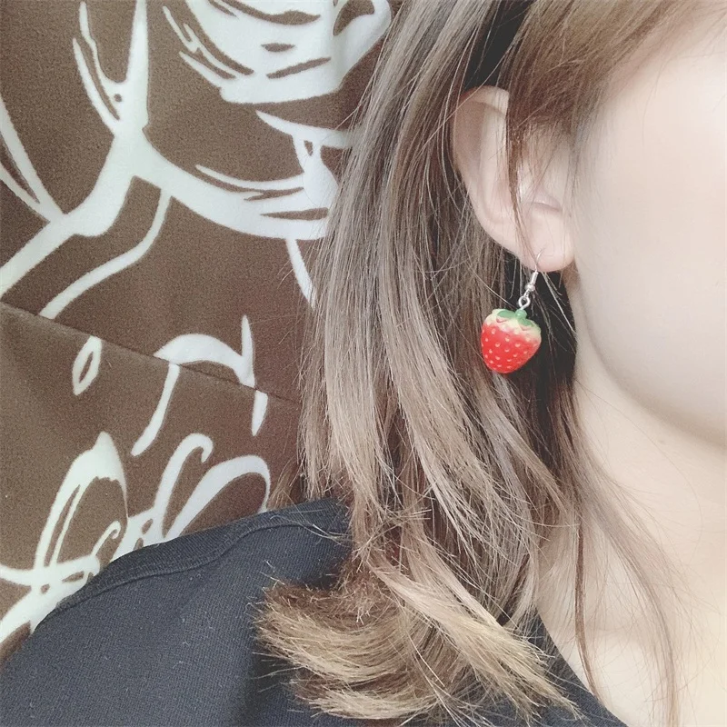 Japan South Korea Sweet Cute Simulation Strawberry Drop Earrings Fashion Girl Gift Fun Fruit Resin Women Ear Clip | Украшения и