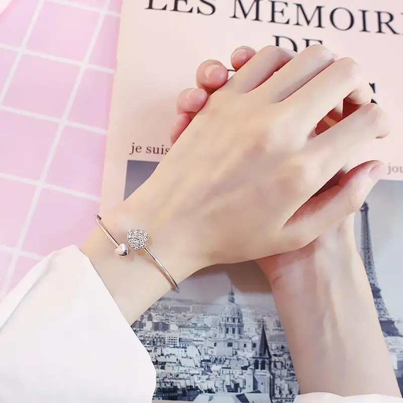 Регулируемый с украшением в виде кристаллов двойные бантами и рисунком сердца