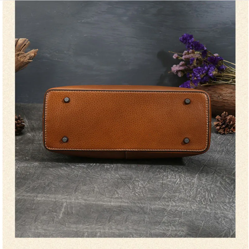 

Genuine Leather Bag Women Luxury Brand Handbags Ladies Embossed Totem Cowhide Leather Designer Handbag Tote Bags For Female