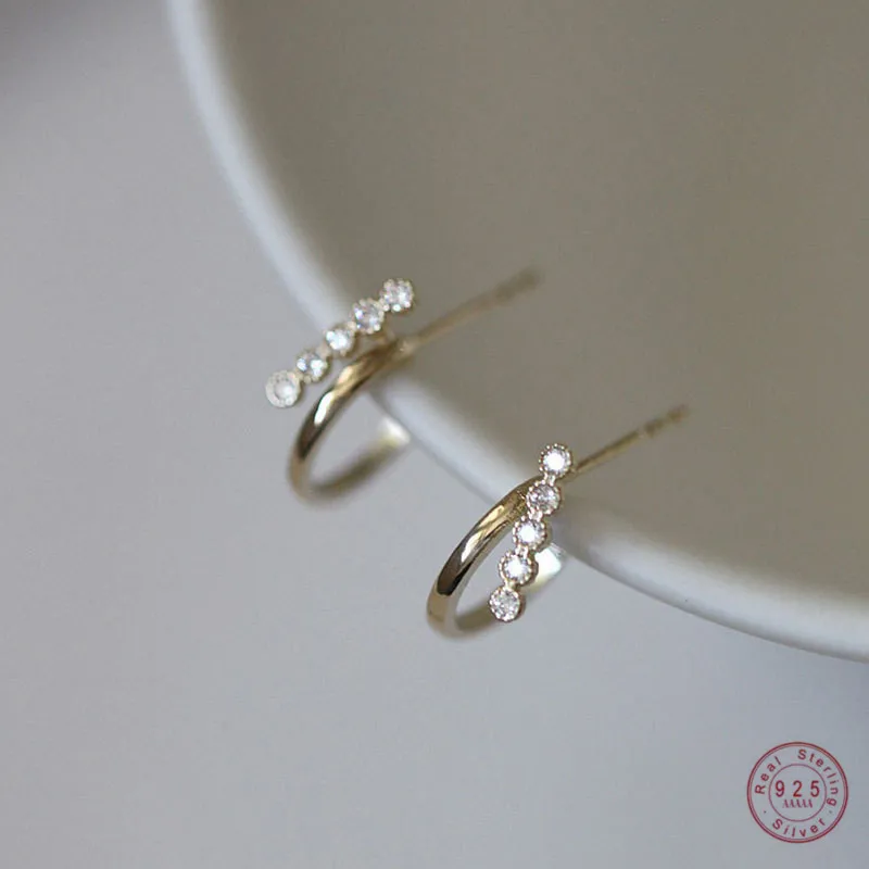 

925 Sterling Silver French Simple Pavé Crystal Cake Side Stud Earrings Women Light Luxury Temperament Party Jewelry Gift