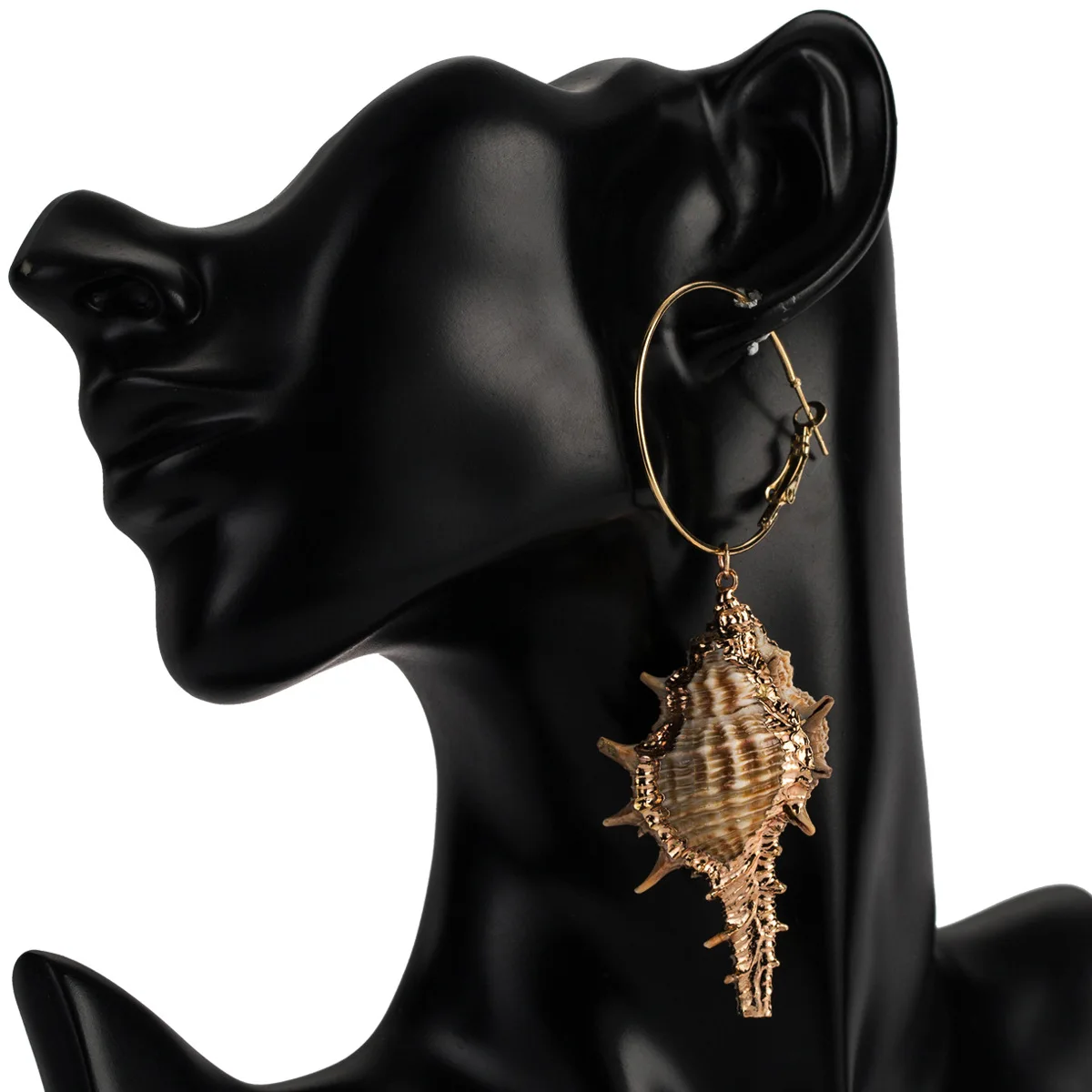 Женские серьги-подвески в виде ракушек с большим золотым крючком индийские