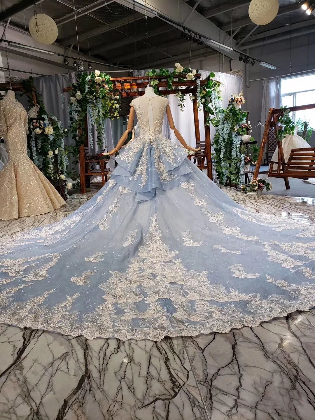 2019 Fall Summer Lace Flowers Light Blue Wedding Dresses Crystals Lace Suit For Pregnant Bridal Pearls Puffy Bridal Ball Gowns