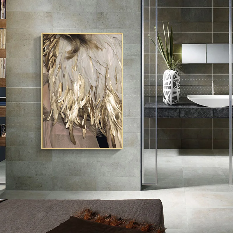 Современное абстрактное искусство в скандинавском стиле с золотыми перьями