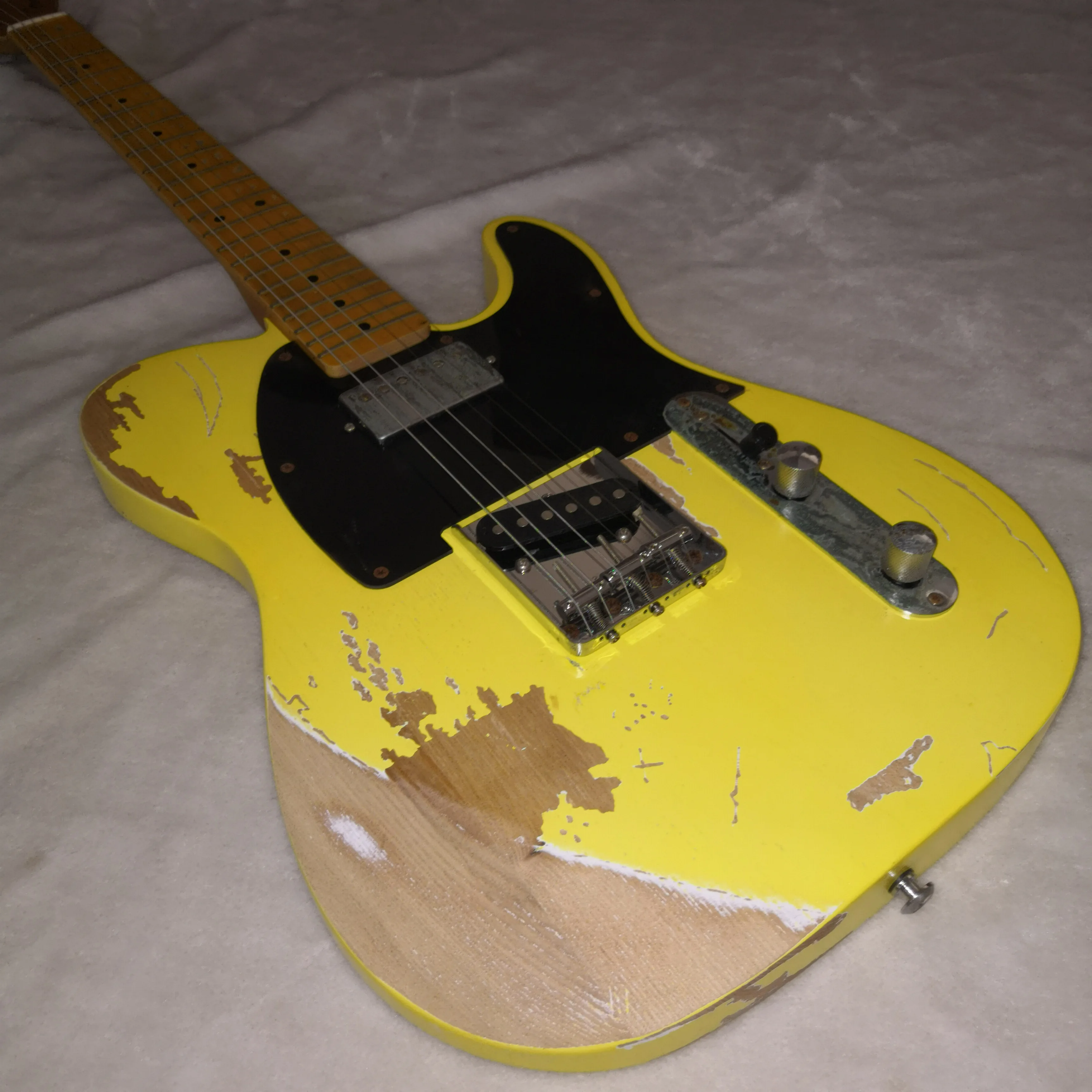 

Yellow vestige electric guitar manual aging hardware nitrocellulose paint dyed yellow, free shipping
