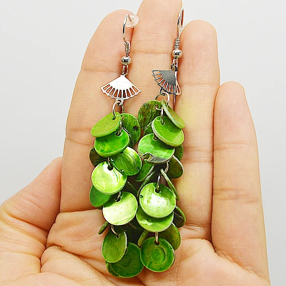 Зеленые плоские круглые сережки в виде ракушек настоящая ракушка серебряные