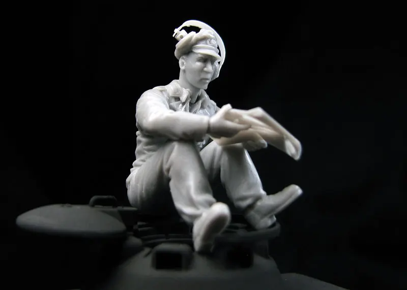 1/35 модельная фигурка из смолы комплект нераскрашенный/1044 (без основания) |
