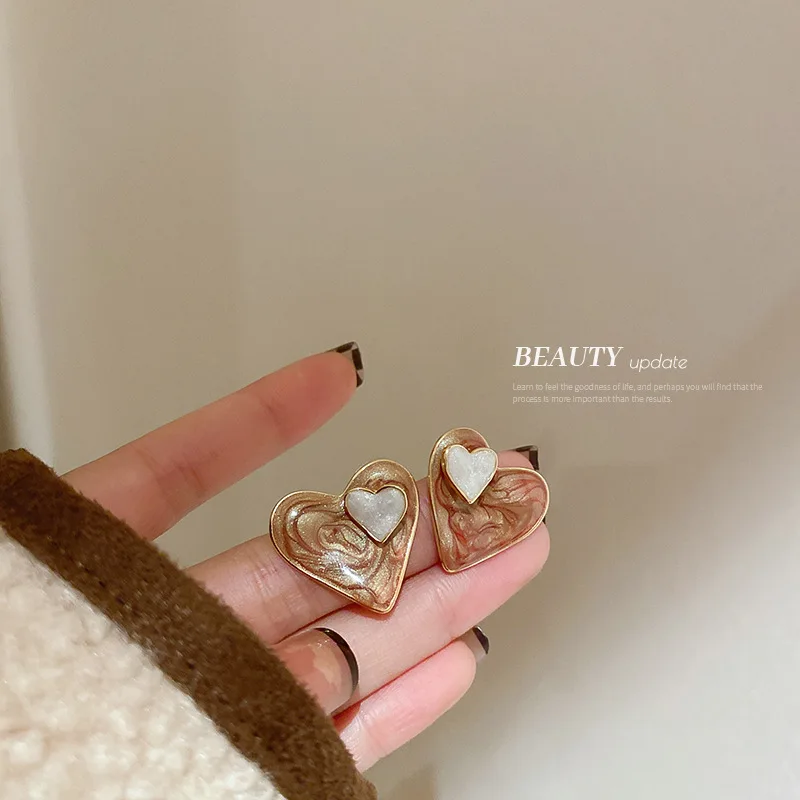 

Women's Exquisite Double Heart Stud Earring Cute Exaggerated Korean Fashion Decorations Delicate Elegant Ladies Earrings