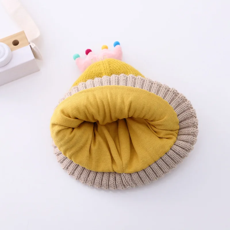 Мультяшной короной конфеты Цвет одинаковая детская вязаная шапка 2020 Новая