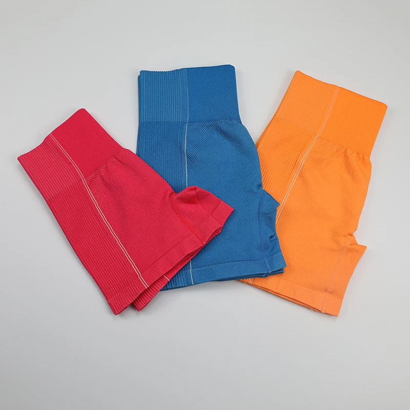 Женский спортивный костюм комплект из 2 предметов укороченный топ с коротким