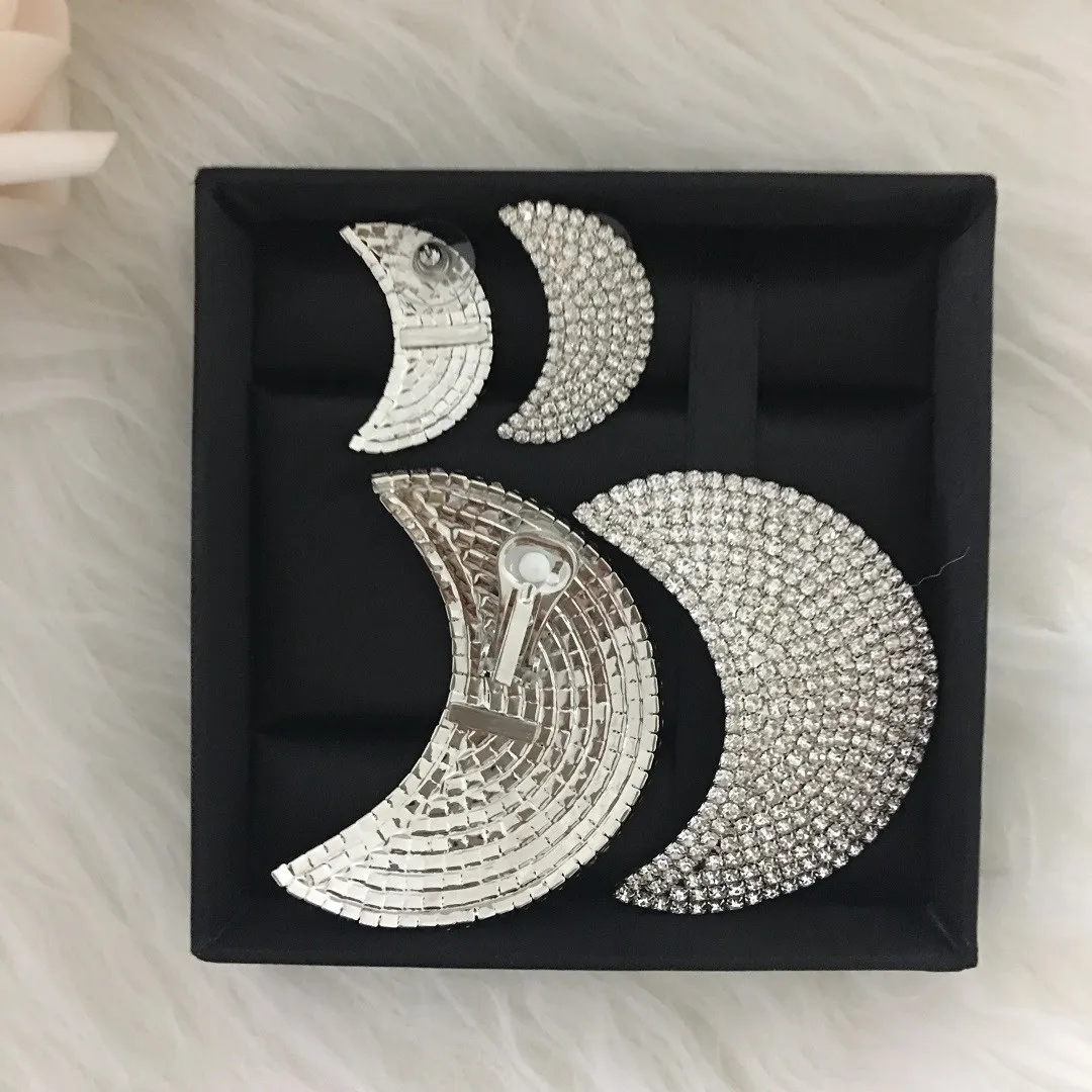 

Retro personality exaggerated full drill ear clip