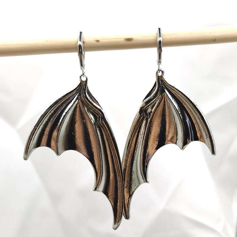 Серьги с крыльями летучей мыши сережки летучая мышь серьги на Хэллоуин