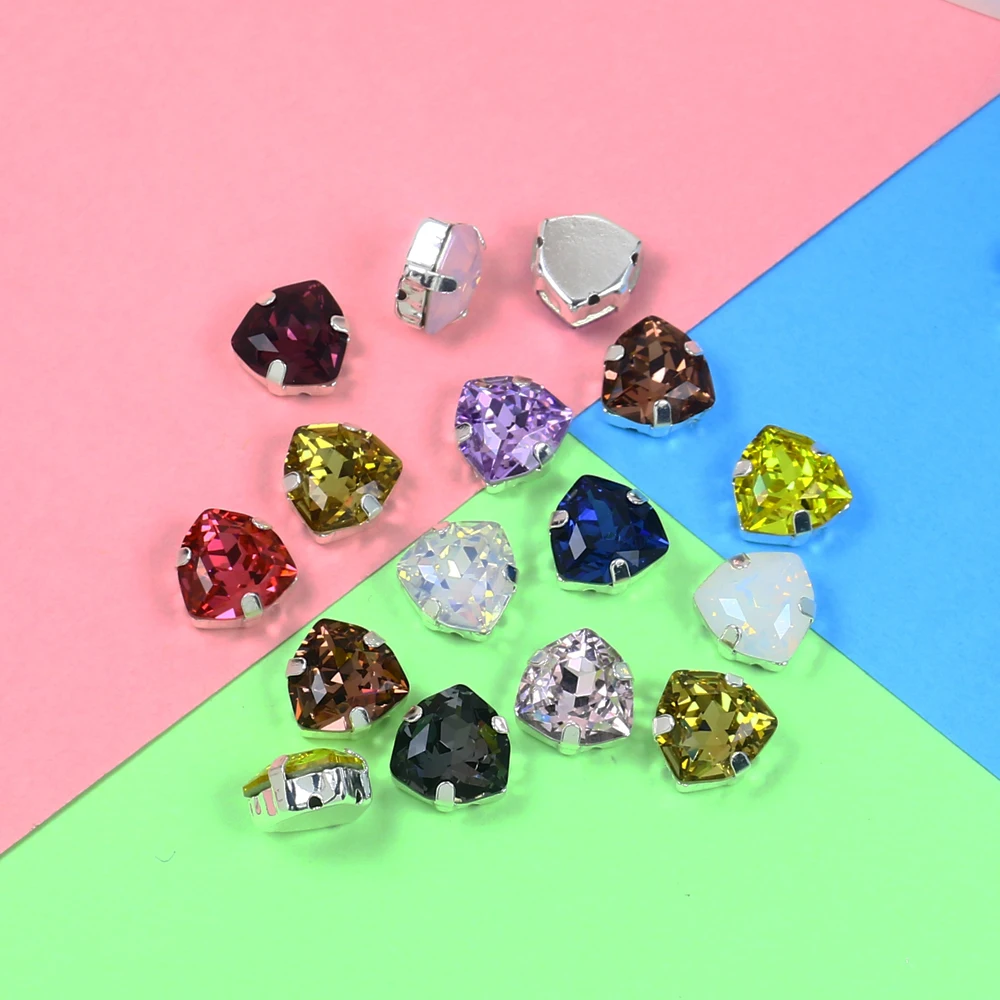Треугольной формы Смешанные цвета стеклянные стразы s с когтями пришивания