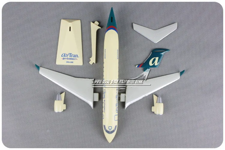 

28CM 1:100 ABS Plastic Air American AirTran CRJ-200 Airlines Airways Aircraft Assembled Assembly airplane model Plane