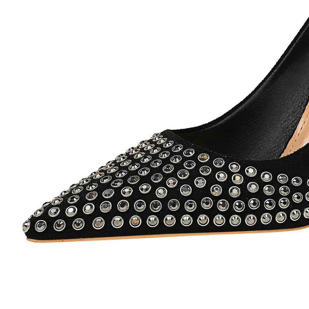 

2020 New Women Pumps High Thin Heel Pointed Toe Sexy Ladies Crystal Bridal Wedding Shoes Pointed Retro Metal Rivet Single Shoe