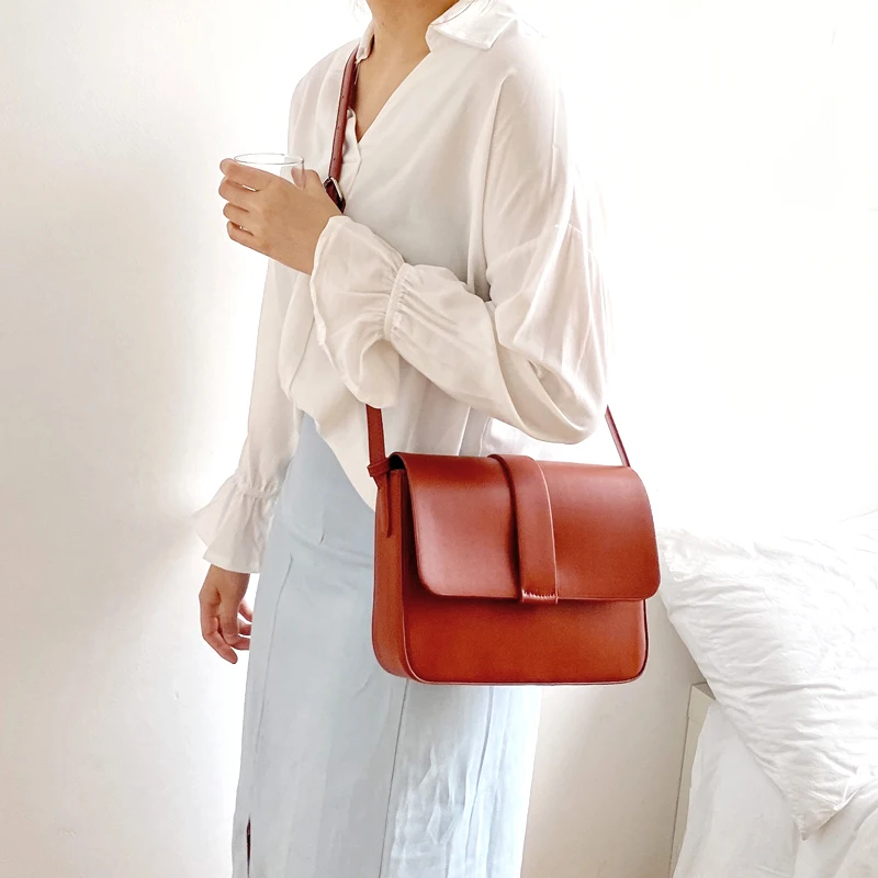 Новинка 2020 Маленькая женская сумка дизайнерская простая с клапаном шикарная на