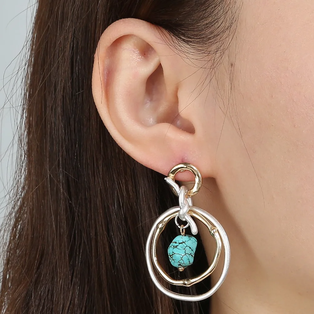 Круглые серьги-гвоздики в европейском стиле с неровными волнами универсальные