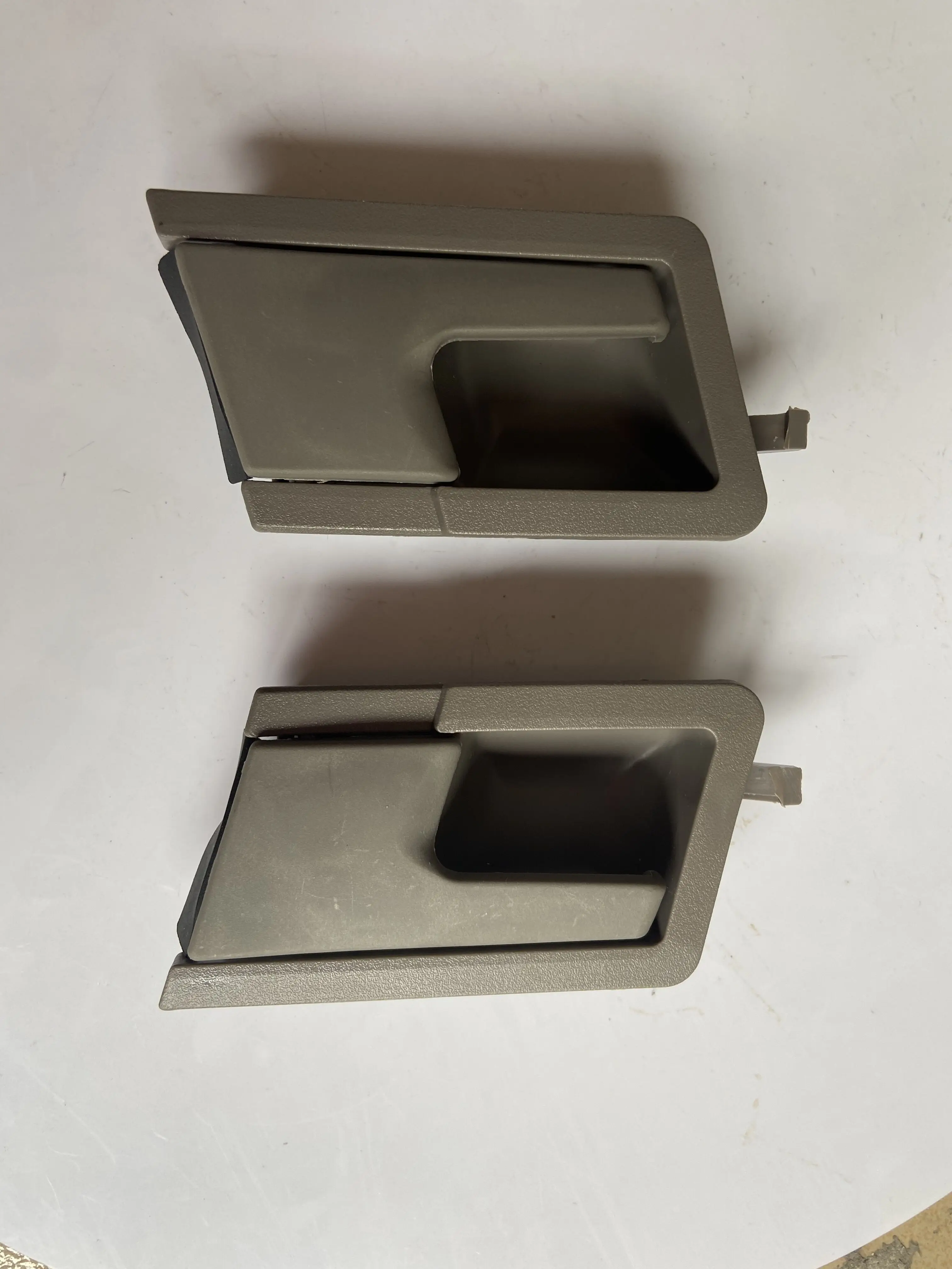 

gray Interior Inside Inner Door Handle Front Left + Right For VW Volkswagen Transporter Caravelle T4 EuroVan 701837020A