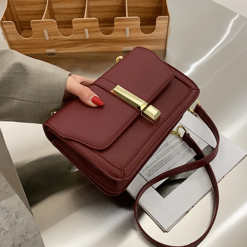 

2021 Spring New Style High Quality Atmospheric Chain Messenger Bag Fashion Lady Simple Texture Single Shoulder Small Square Bag