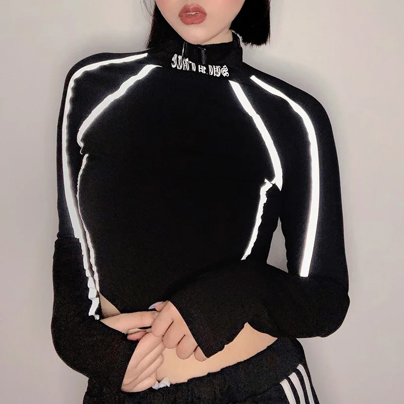 Женский кроп-топ со светоотражающими вставками черная облегающая футболка в