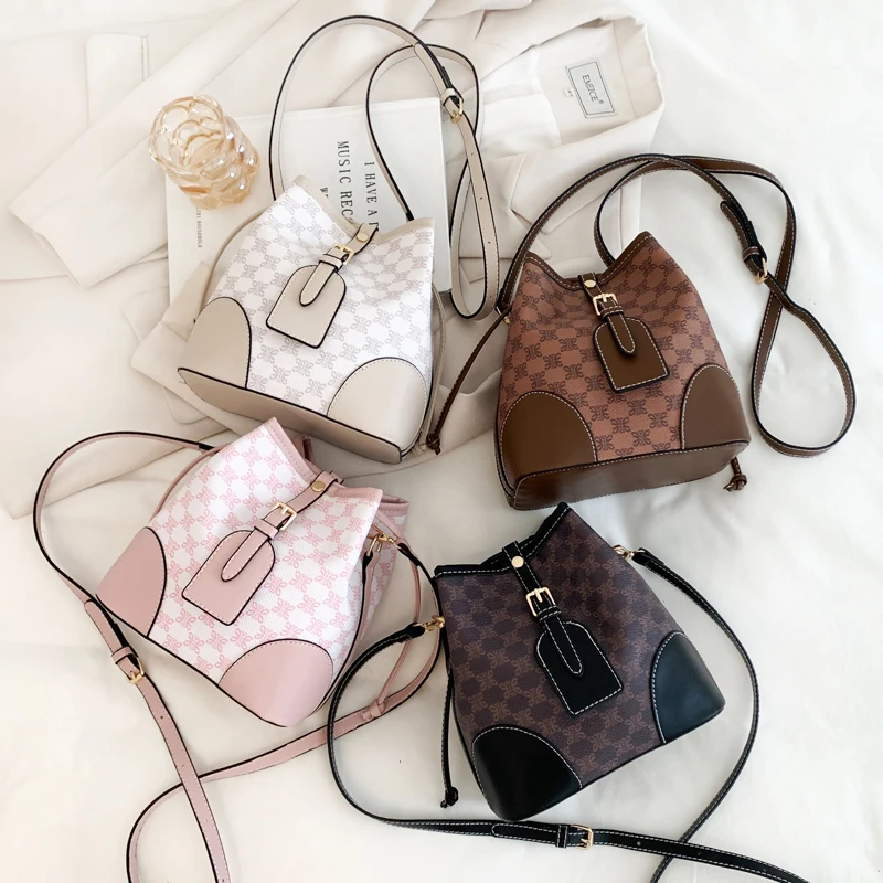 

Классическая сумка-мешок, роскошные сумки на ремне с принтом для женщин 2021, большая женская сумка-мессенджер из искусственной кожи, модная ж...