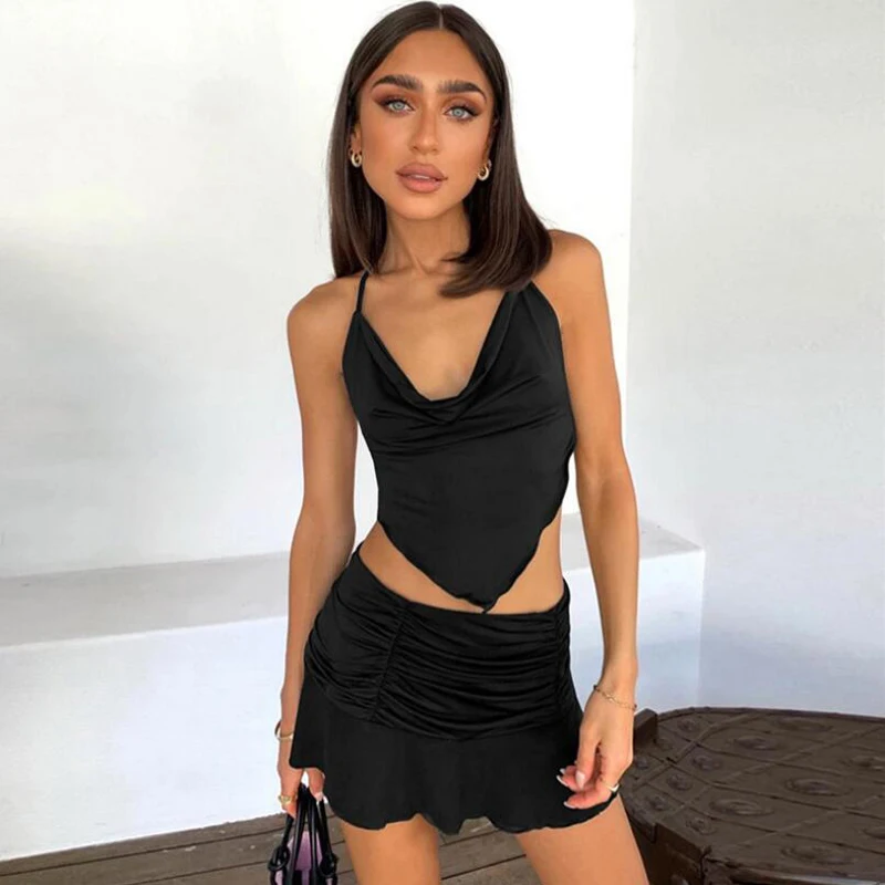 

Женская плиссированная мини-юбка с V-образным вырезом и высокой талией