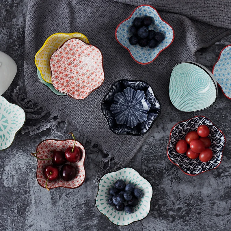 Керамическая посуда с геометрической текстурой в скандинавском стиле для