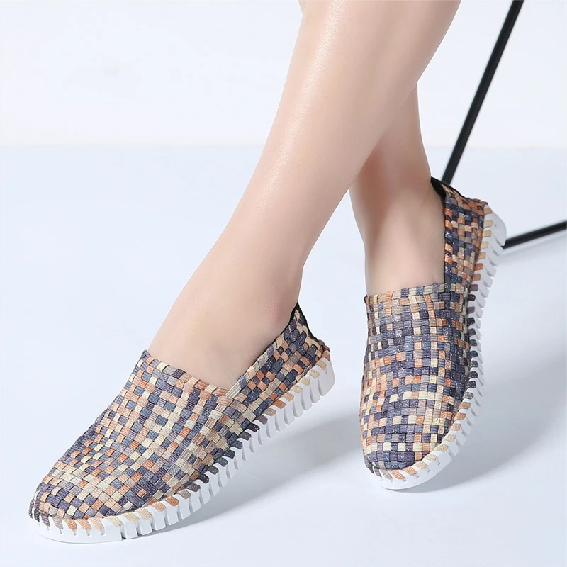 Женские тканые кроссовки на плоской подошве разноцветные Лоферы без застежки