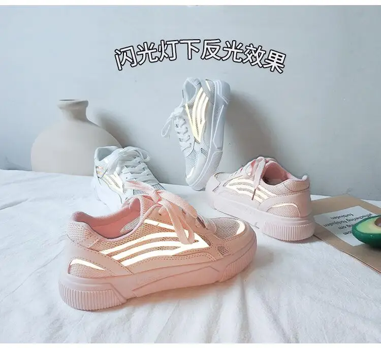 New Small White Shoes Women Breathable Reflective Stripe Shine Fashion Sneakers Ladies Casual Run Jogging Shoes Student Trainers