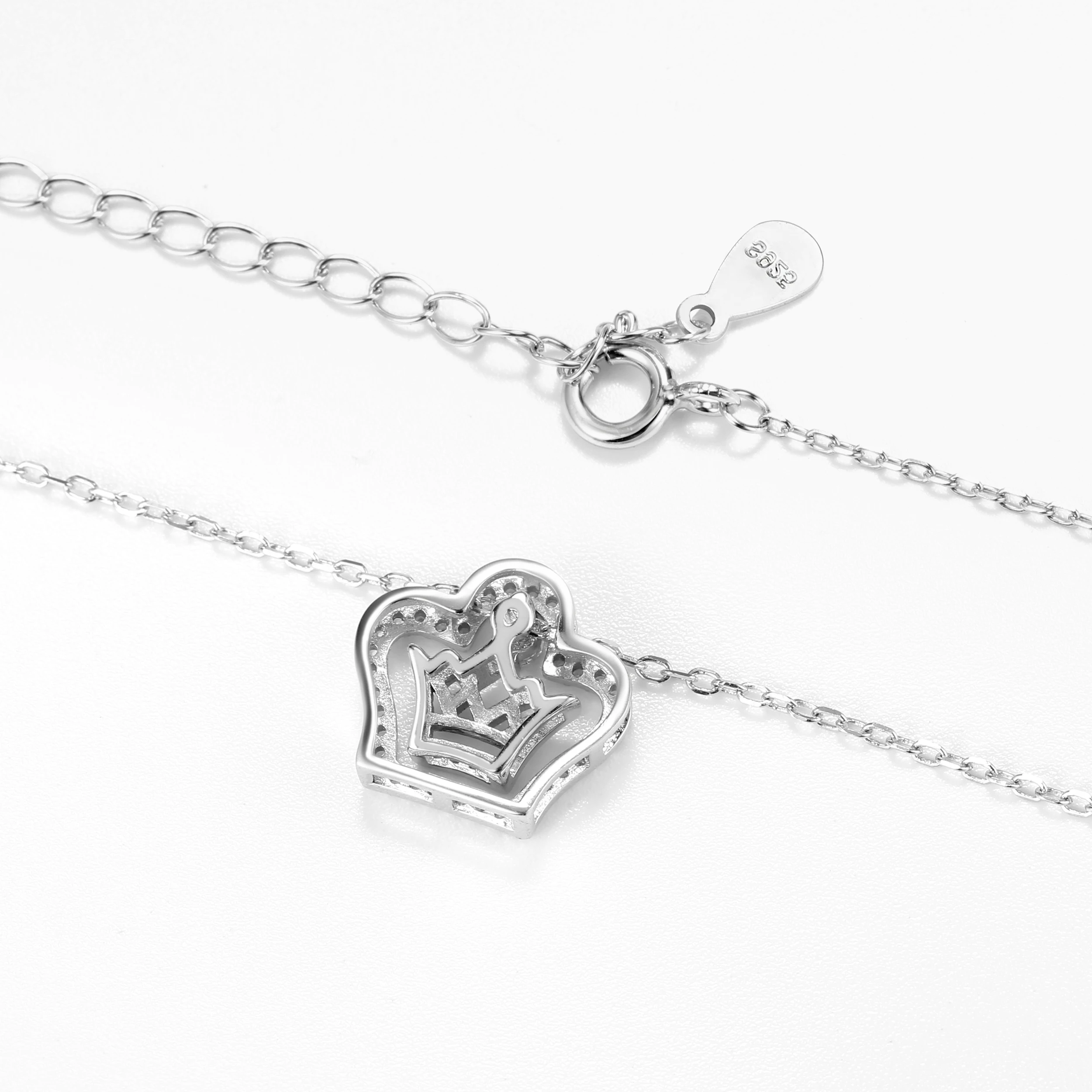 Женское колье из серебра 100% пробы с круглой короной и кулоном циркония |