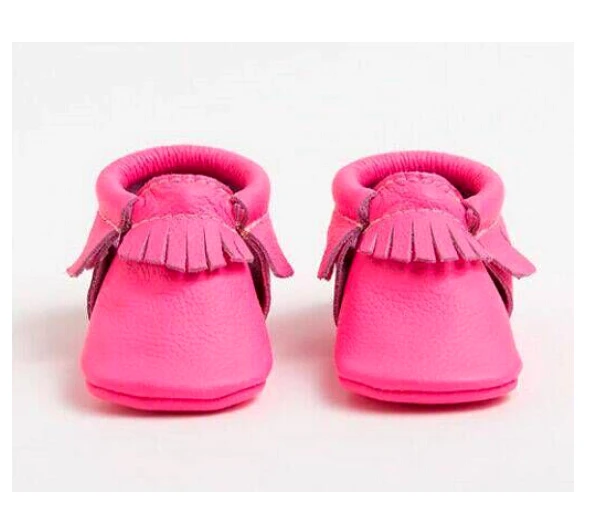 Fluorescence pink Новинка года; мягкая детская обувь из натуральной кожи; обувь для первых шагов; золотые мокасины для малышей; нескользящая обувь с бахромой для младенцев - Цвет: Fluorescence pink