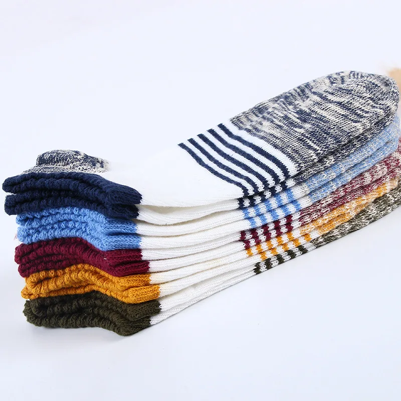 Мужские тонкие короткие хлопковые носки в стиле ретро полосатые незаметный