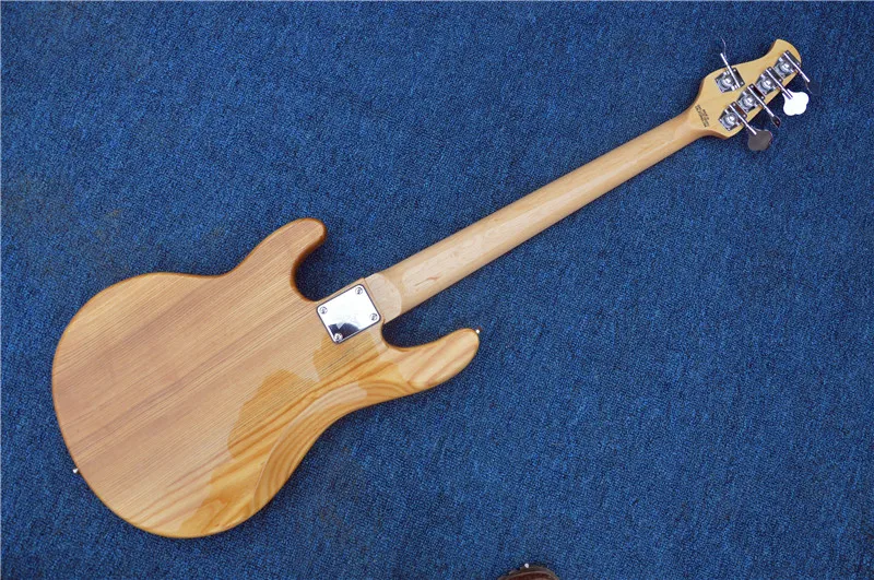 

high quality 5-string electric bass guitar with rosewood fingerboard. Electric bass guitar,