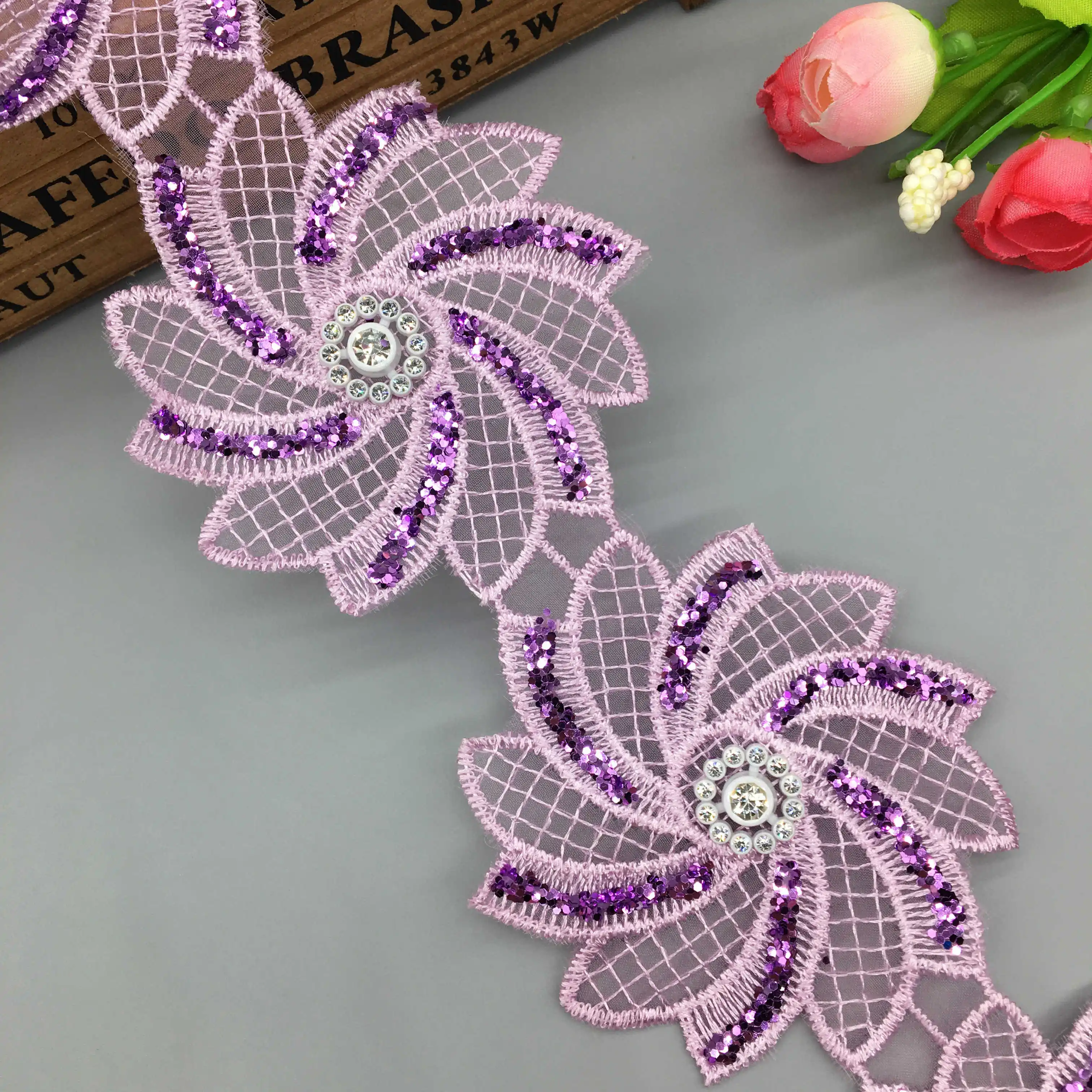 

1 ярд 7,5 см Фиолетовый 3D цветок блестящая вышитая блестящая аппликация с кружевной отделкой Лента ткань Швейное Ремесло Сделай Сам свадебное платье ручной работы