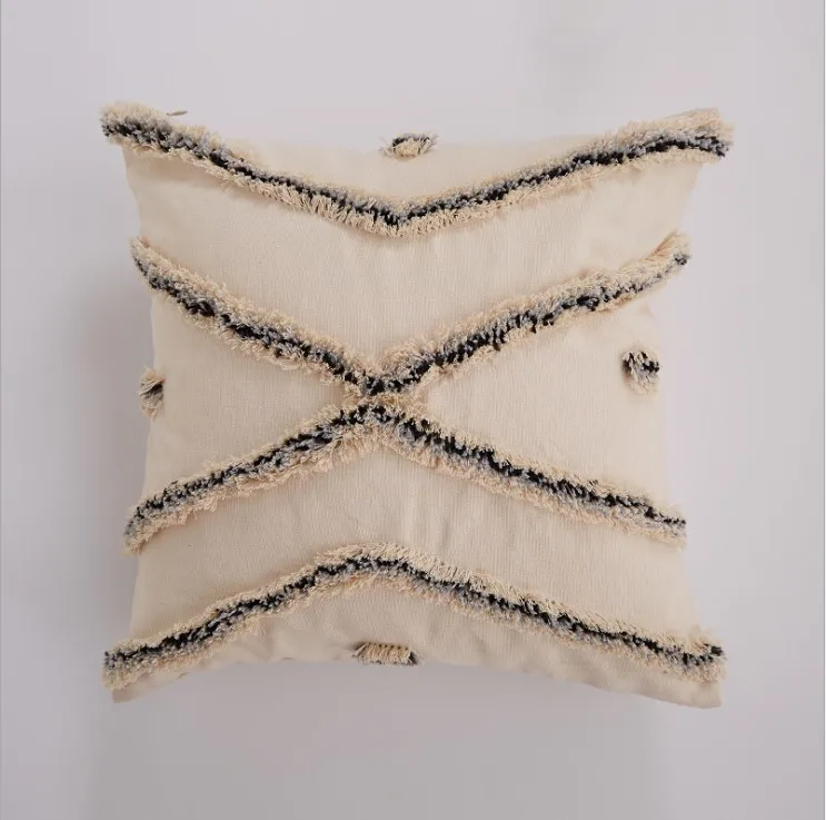 Наволочка для подушки 45x45 см с вышитыми символами ручной работы | Дом и сад