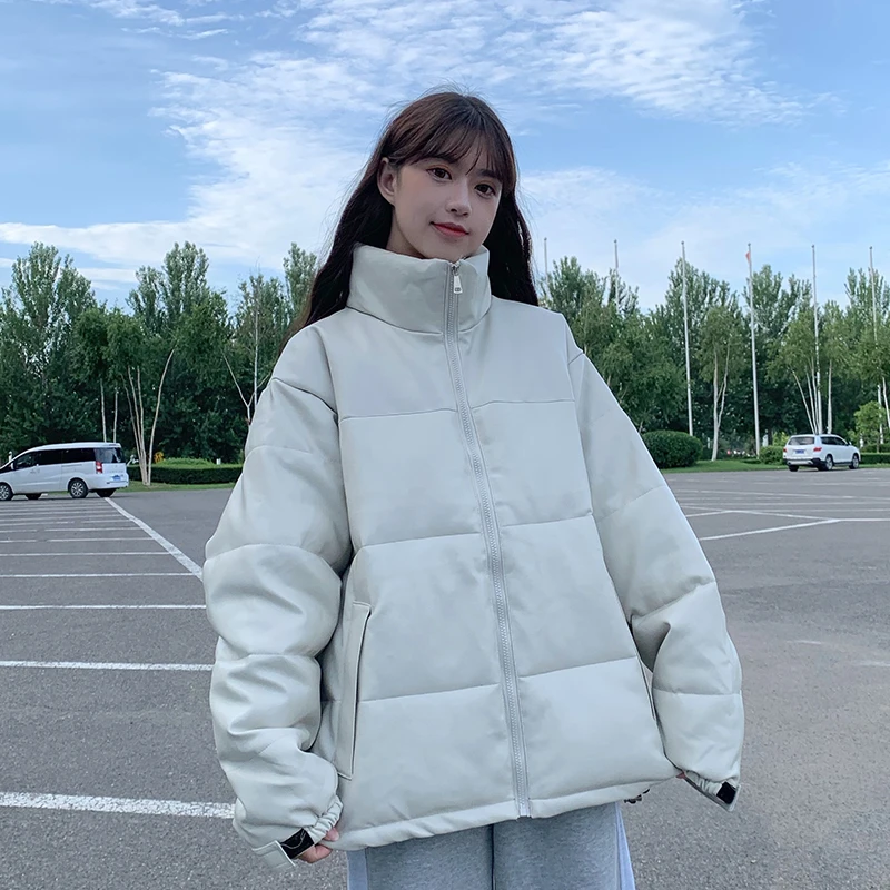 2021 модная черная короткая теплая куртка из искусственной кожи пузырьковая