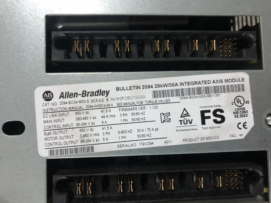 Интегрированный осевой модуль Allen-Bradley 2094-BC04-M03-S используется в хорошем состоянии