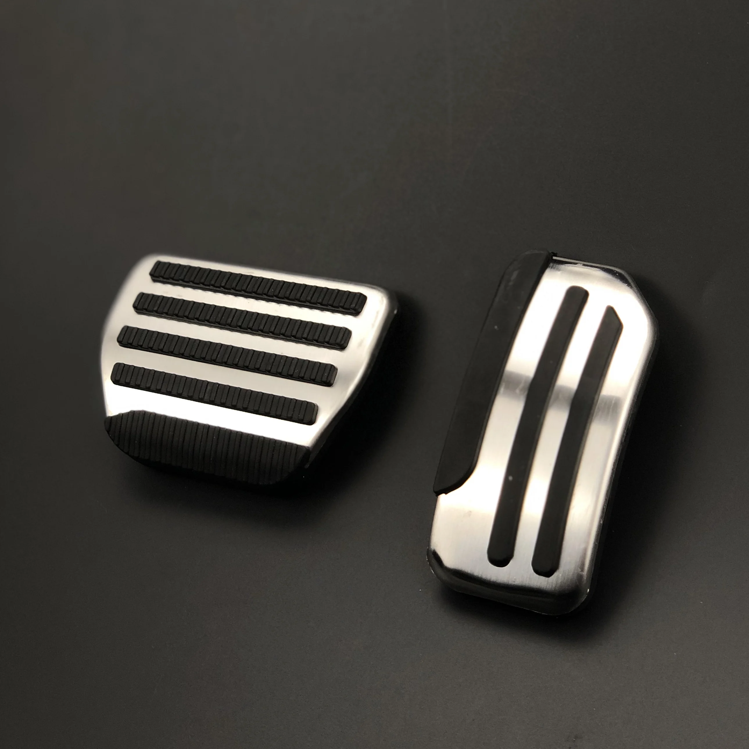

Car accessories No-Drill Gas Brake Foot Pedal Cover For Nissan Juke Altima Sentra Sunny Maxima Sylphy Tiida Pulsar Leaf