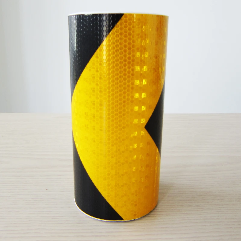 Защитная светоотражающая лента наклейки предупреждающая со стрелками для