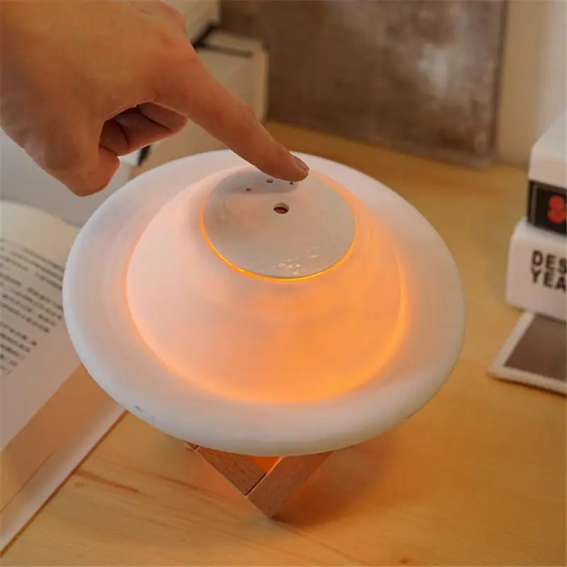 

1pcs Starlight Humidifier Three Gear Dimming USB 4W Home Desktop Bedroom Office Aromatherapy Spray Small Planet Lamp Humidifier