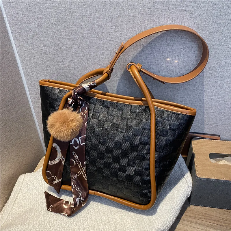

Large Capacity Leather Shoulder Bag Fashion Designer Women's Handbag Underarm Commuter Messenger Bag Solid Color Casual Tote Bag