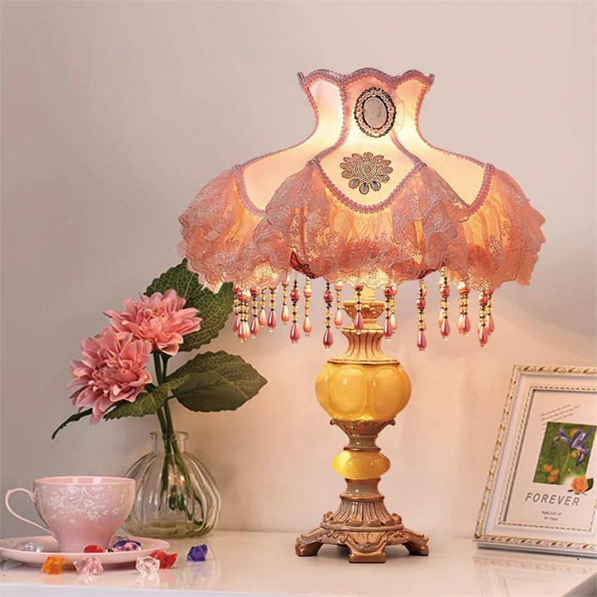 

European Style Retro Lace Table Lamps Bedroom Bedside Living Room Dining Room Romantic Home Decoration Decorative Table Lights
