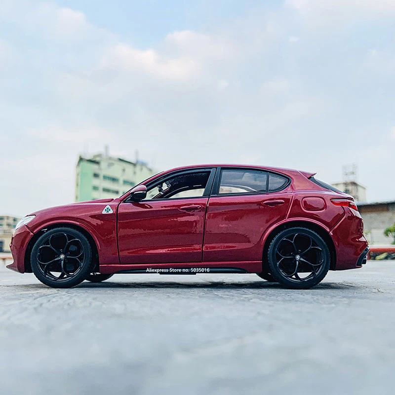 

1:24 Alfa Romeo STELVIO SUV Simulation Alloy Car Model Crafts Decoration Collection Toy Tools Gift