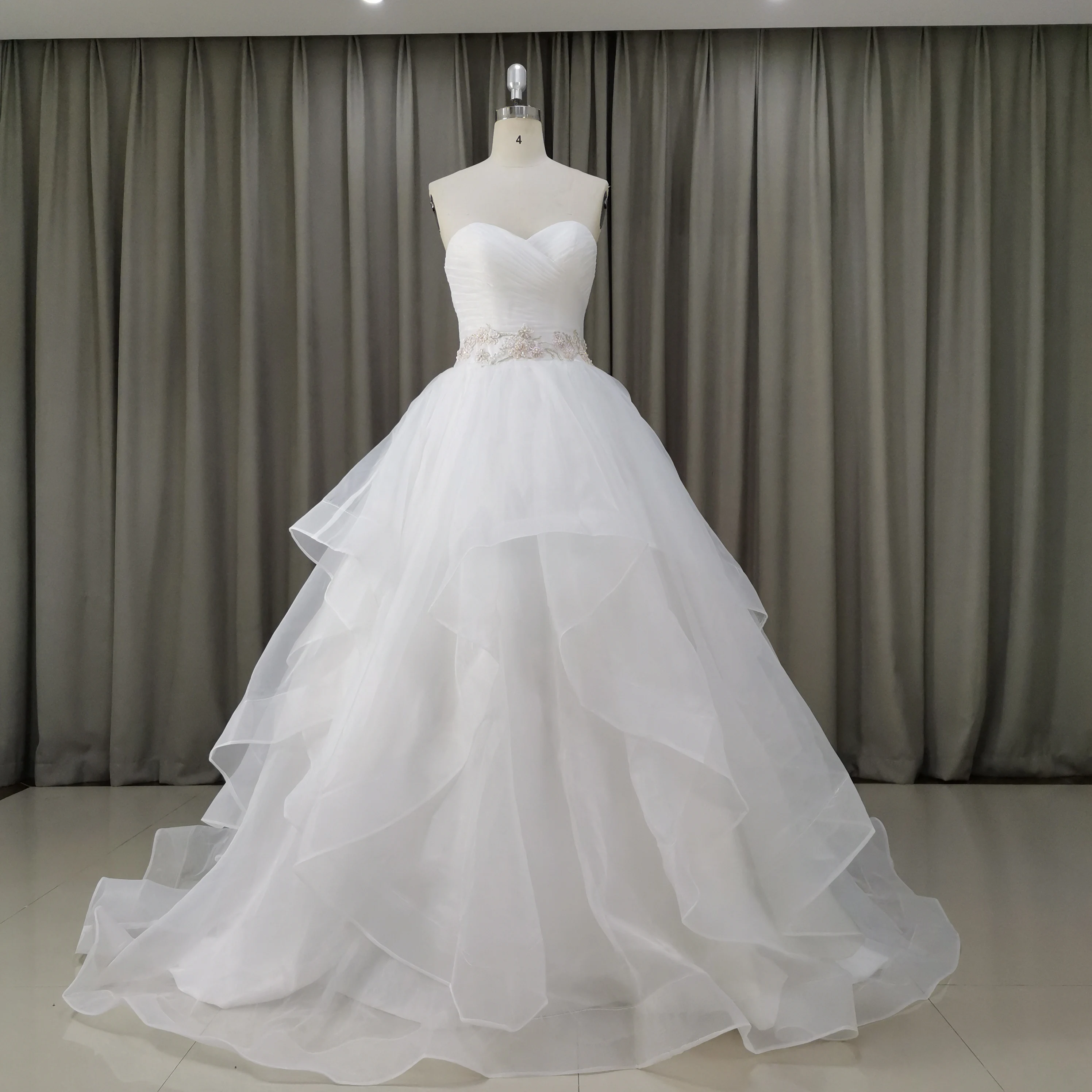 Белые свадебные платья без бретелей с бальное платье Простые Свадебные