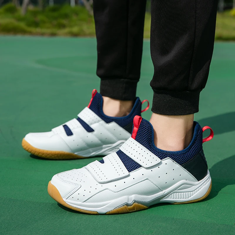 Men's Badminton Shoes Court Tennis Sneakers Men's White Black Tennis Jogging Shoes Couple Breathable Mesh Badminton Sneakers