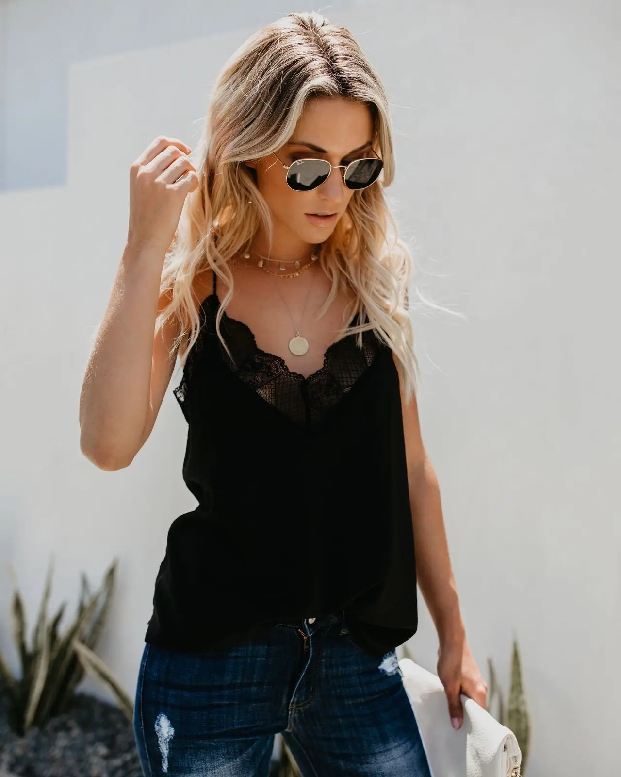 Женская футболка-топ с коротким рукавом и V-образным вырезом | одежда