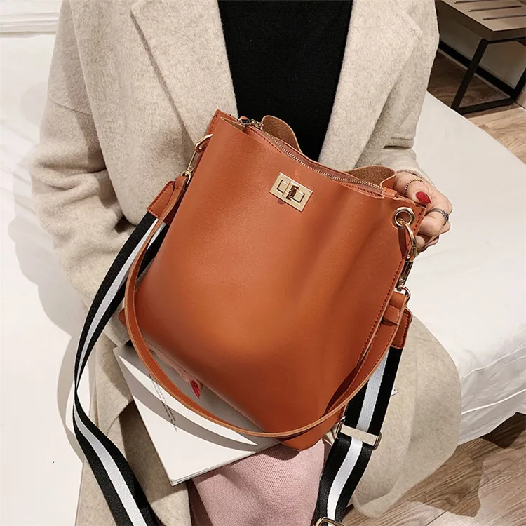 brown HISUELY горячая распродажа новые женские Сумки из искусственной кожи модные дизайнерские черные сумки через плечо в винтажном стиле сумка-мессенджер высокое качество - Цвет: brown
