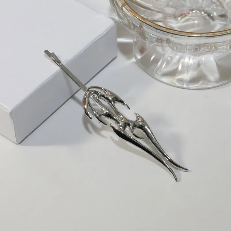 Заколка для волос в стиле Харадзюку Шпилька серебристого цвета с декором пламени