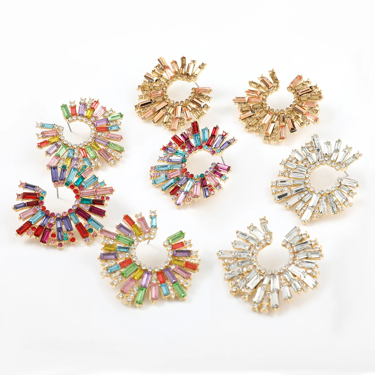 

2021 Simple Metal Rhinestone Sun Flower Earrings School Party Shiny Stud Earrings Women's Charm Statement Earrings